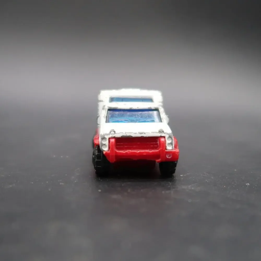 Matchbox Diecast Cars Set of 2 1:64 Scale Ambulance Rescue Vehicle PLEASE READ
